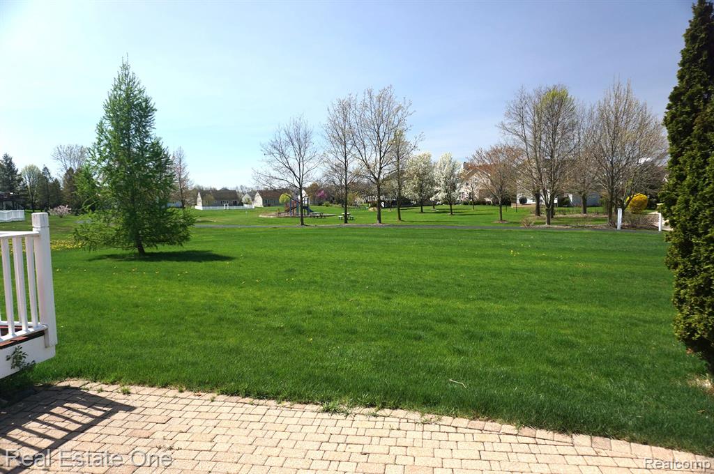 6993 WELLINGTON Drive, Dexter, MI 48130 — Photo 8