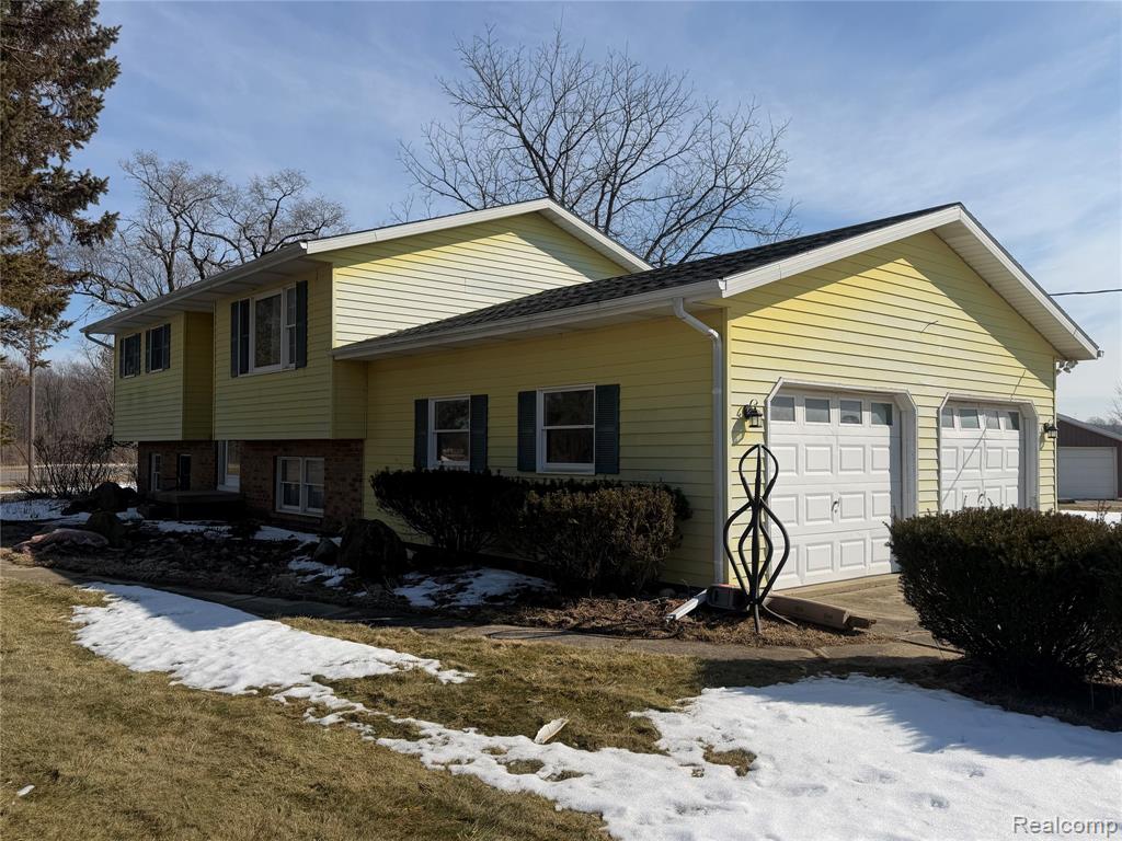 5749 Leix Road, Mayville Vlg, MI 48744 — Photo 5