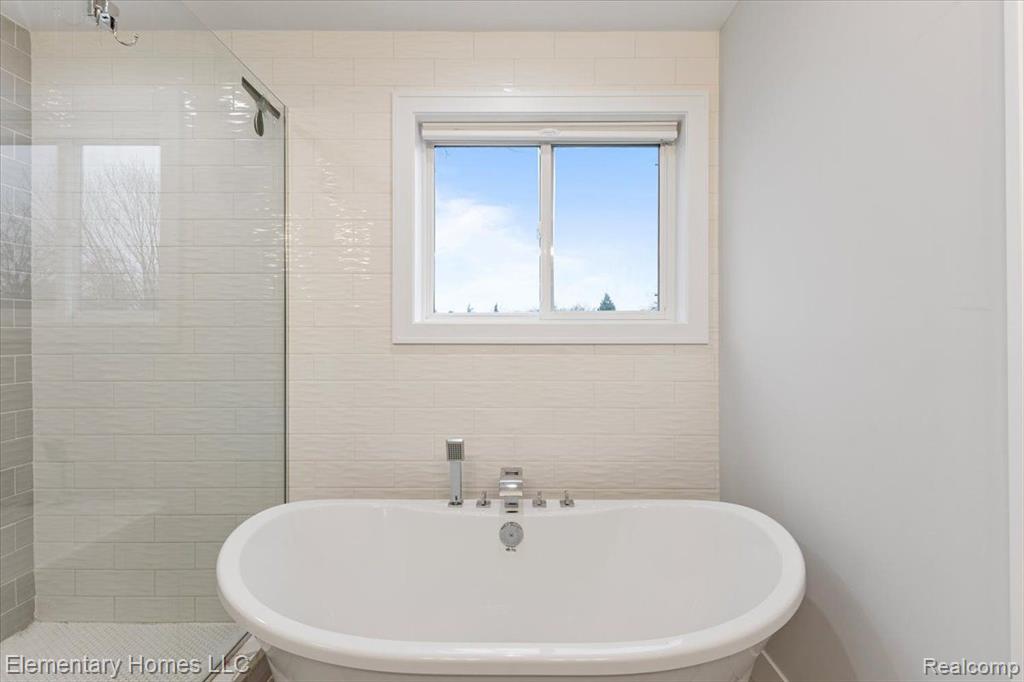 4003 Elmhurst Road, Waterford, MI 48328 — Photo 20