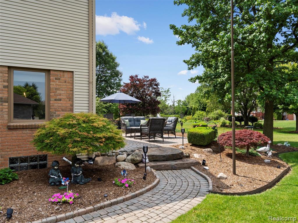 47215 Robins Nest Drive, Utica, MI 48315 — Photo 45