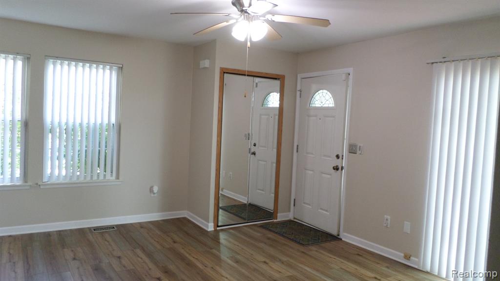 33612 Bayview Drive, New Baltimore, MI 48047 — Photo 21