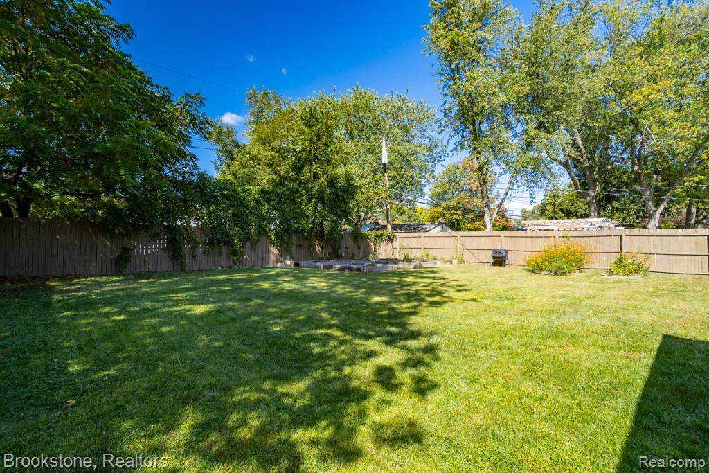 41309 Memphis Drive, Sterling Heights, MI 48313 — Photo 4