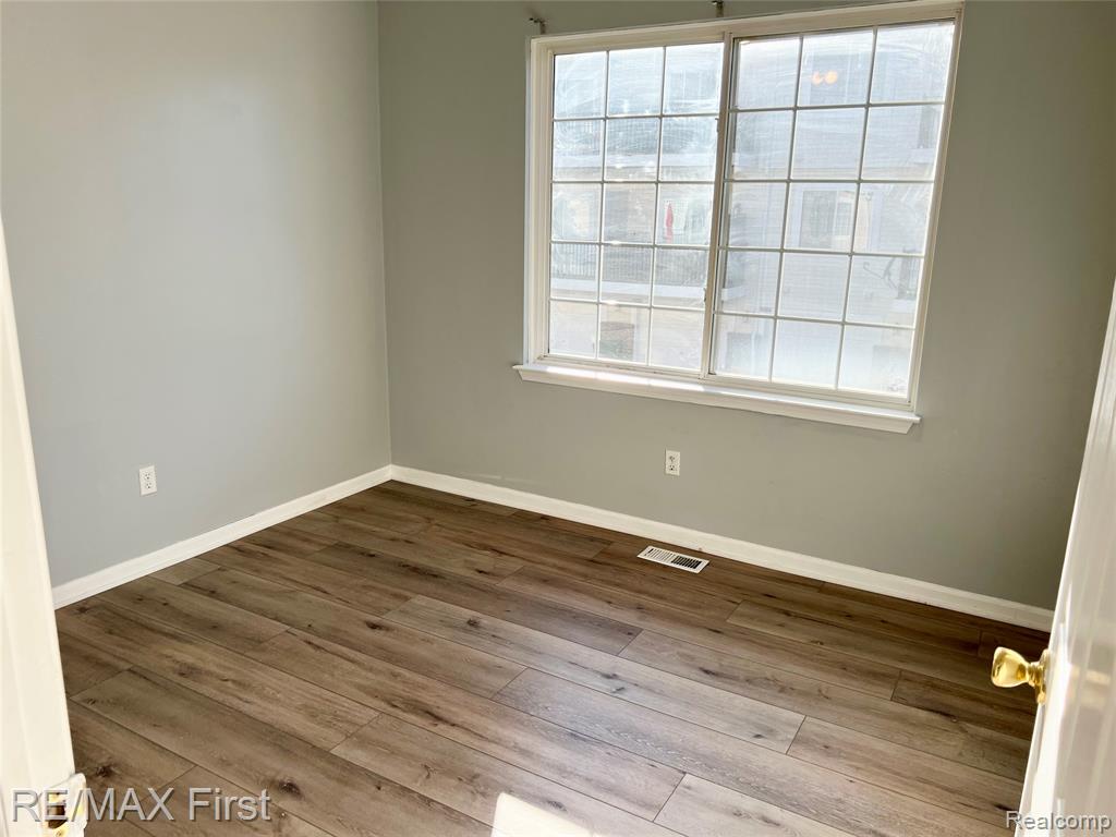 43203 Strand, Sterling Heights, MI 48313 — Photo 12