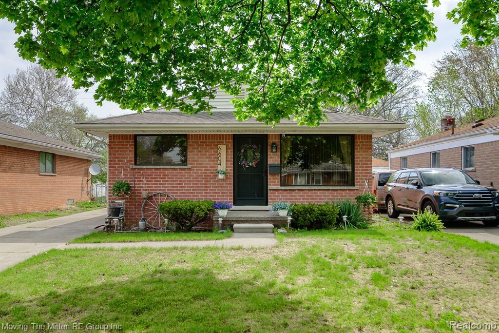 6604 COLONIAL Street, Dearborn Heights, MI 48127 — front exterior