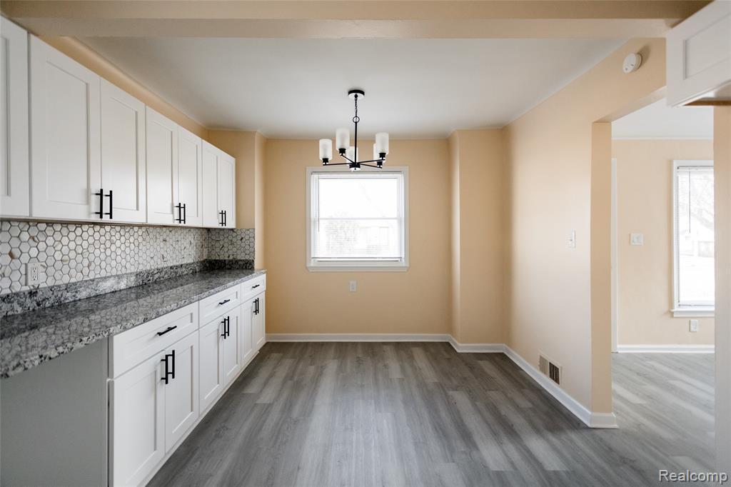 19100 Kingsville Street, Harper Woods, MI 48225 — Photo 5