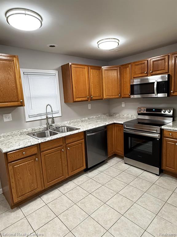 8428 CHAPP Avenue, Warren, MI 48089 — Photo 8