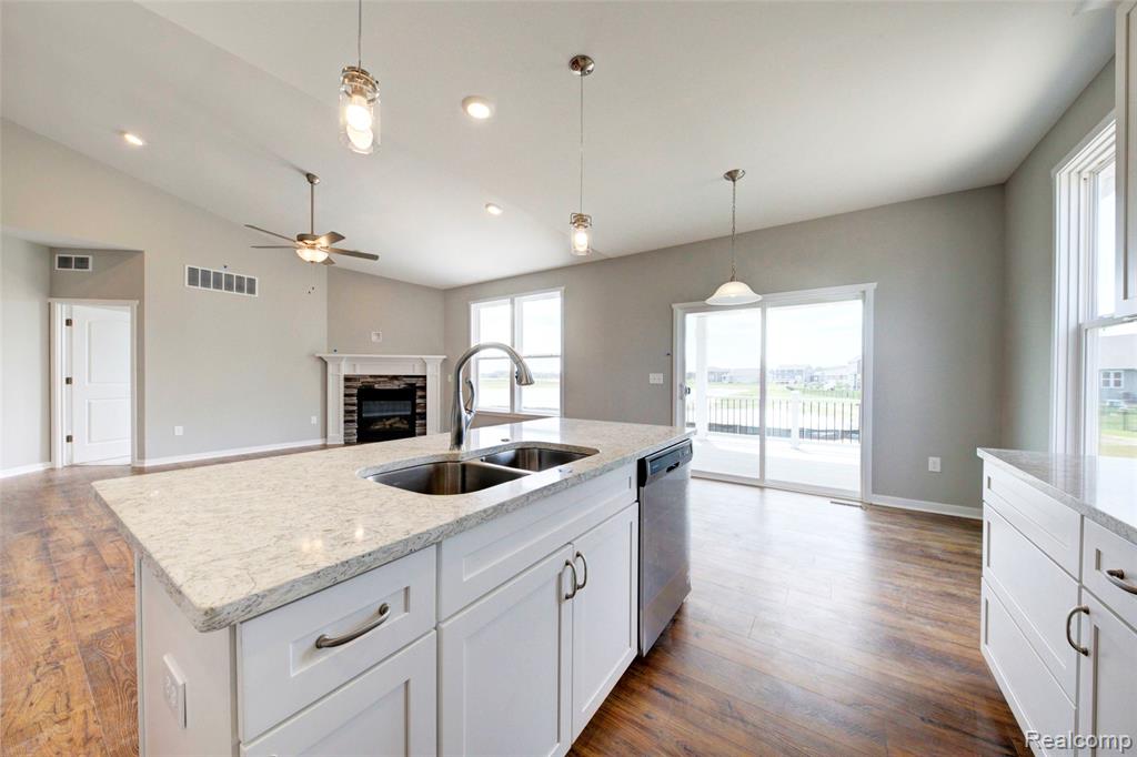 659 ROUND ROCK DR, Howell, MI 48843 — Photo 12