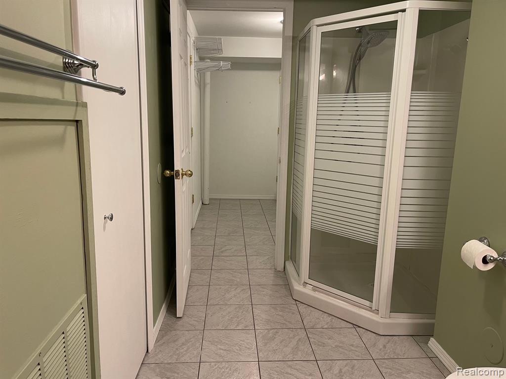 9102 ALEXA Drive, Walled Lake, MI 48390 — Photo 15