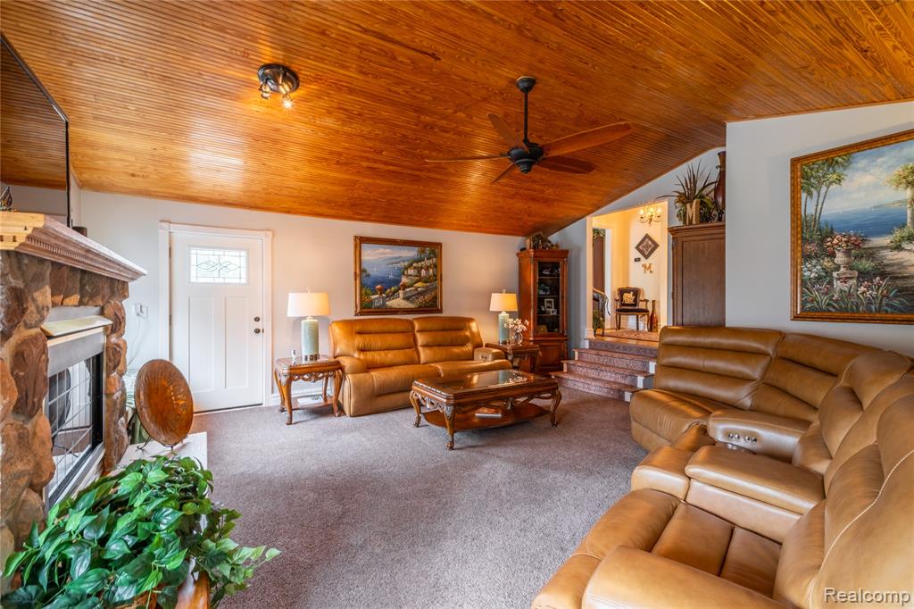 208 W Rockwell Street, Fenton, MI 48430 — Photo 16