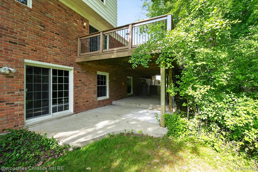 4352 Greenstown Drive, West Bloomfield, MI 48323 — Photo 65