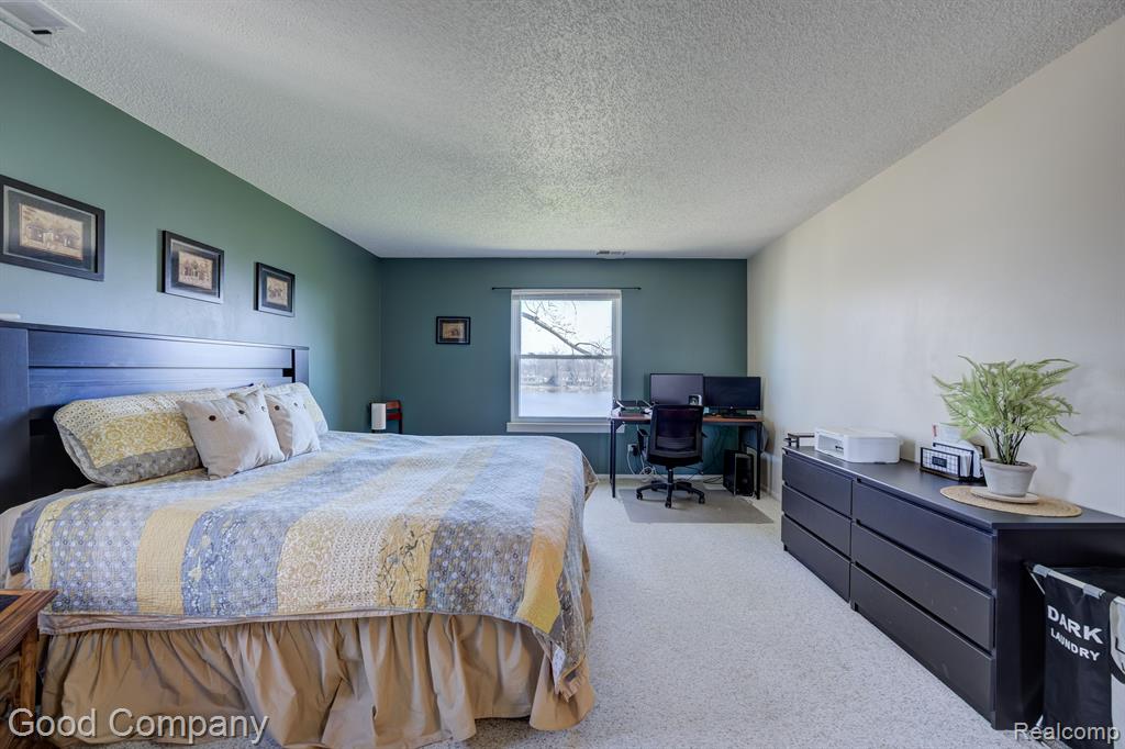 4910 HARBOR POINT Drive, 3, Waterford, MI 48329 — Photo 25