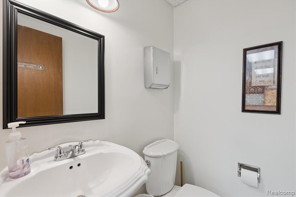 1117 Villa Linde Court, Flint, MI 48532 — Photo 34