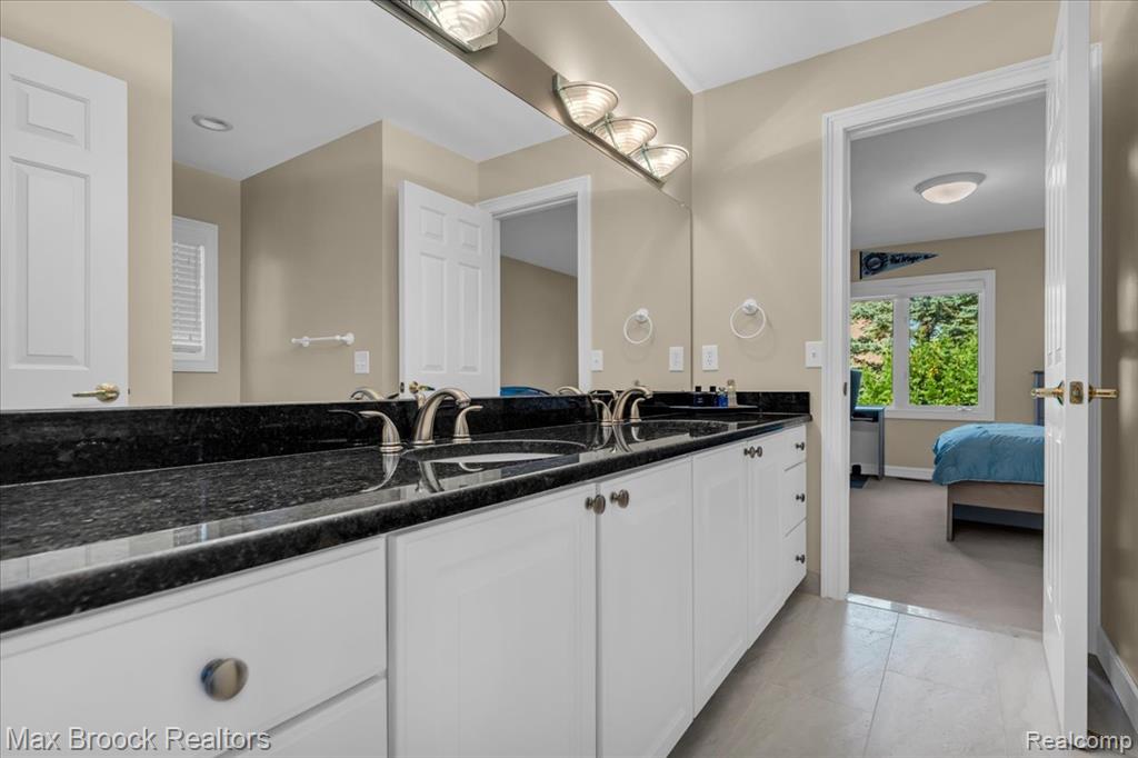 6324 Wildwood Lane, West Bloomfield, MI 48324 — Photo 33