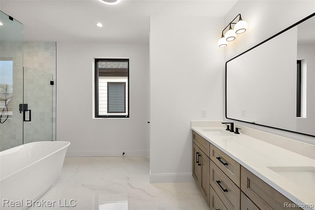 4240 Tonawanda Avenue, Royal Oak, MI 48073 — Photo 57