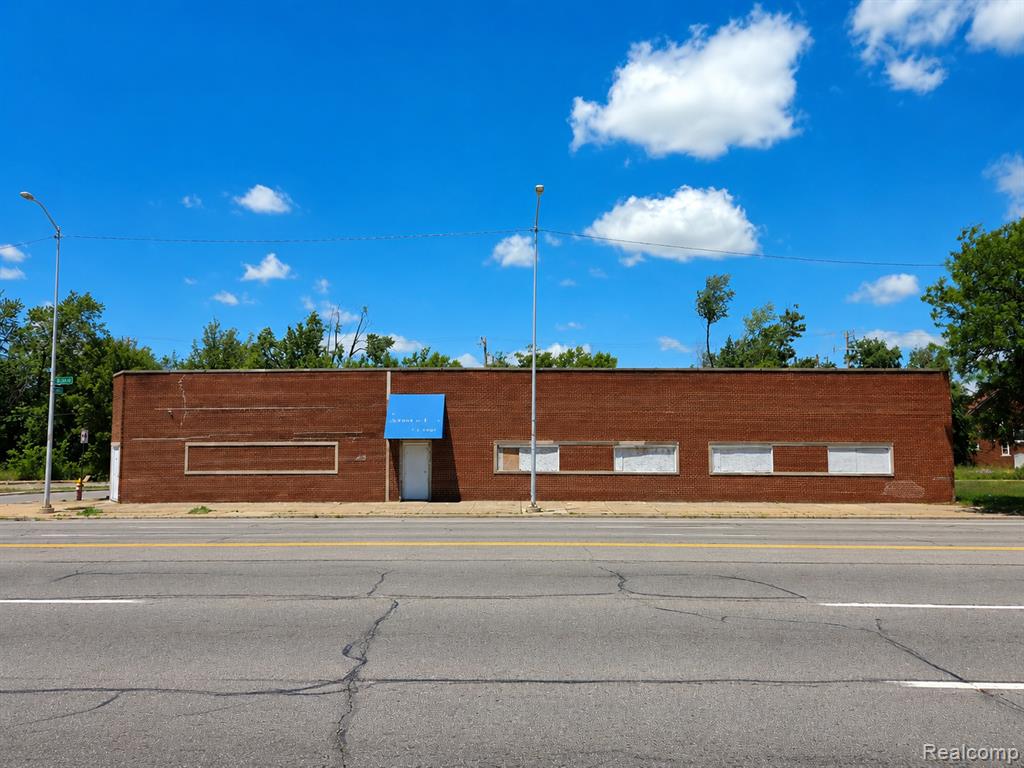 13303 Gratiot Avenue, Detroit, MI 48205 — front exterior