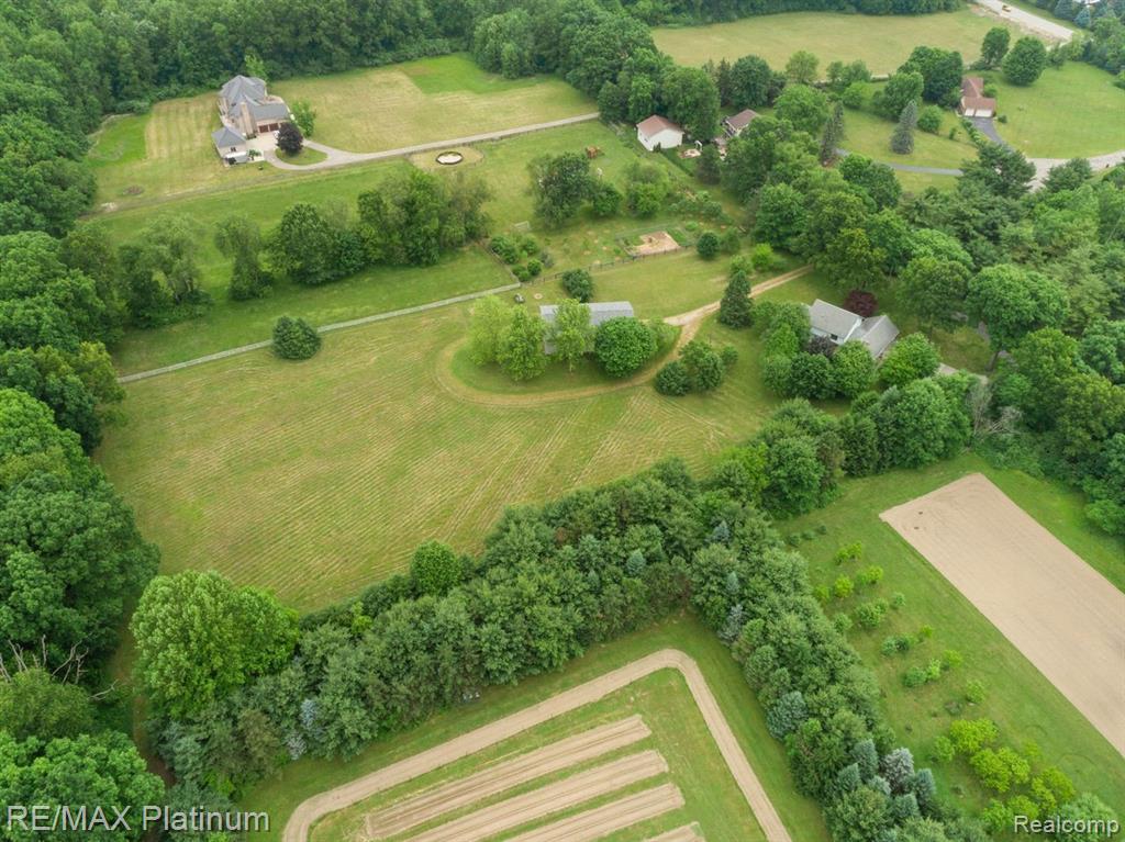 12902 Autumn Ridge Court, Milford, MI 48380 — Photo 52