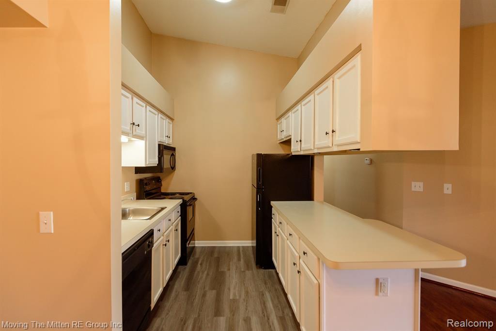 9635 WILDFLOWER Court, Van Buren, MI 48111 — Photo 9