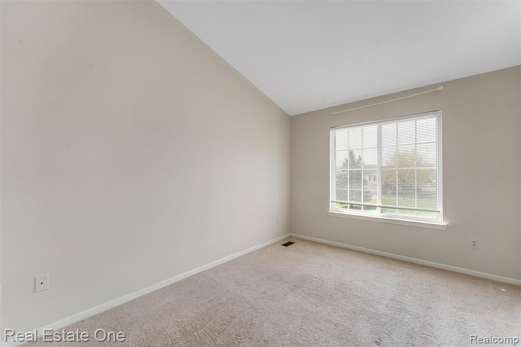 4721 Carrington Drive, Rochester, MI 48306 — Photo 18