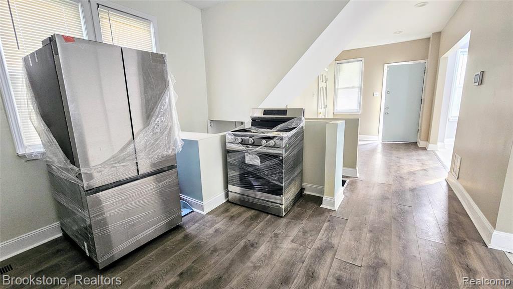 2520 Seyburn Street, Detroit, MI 48214 — Photo 11