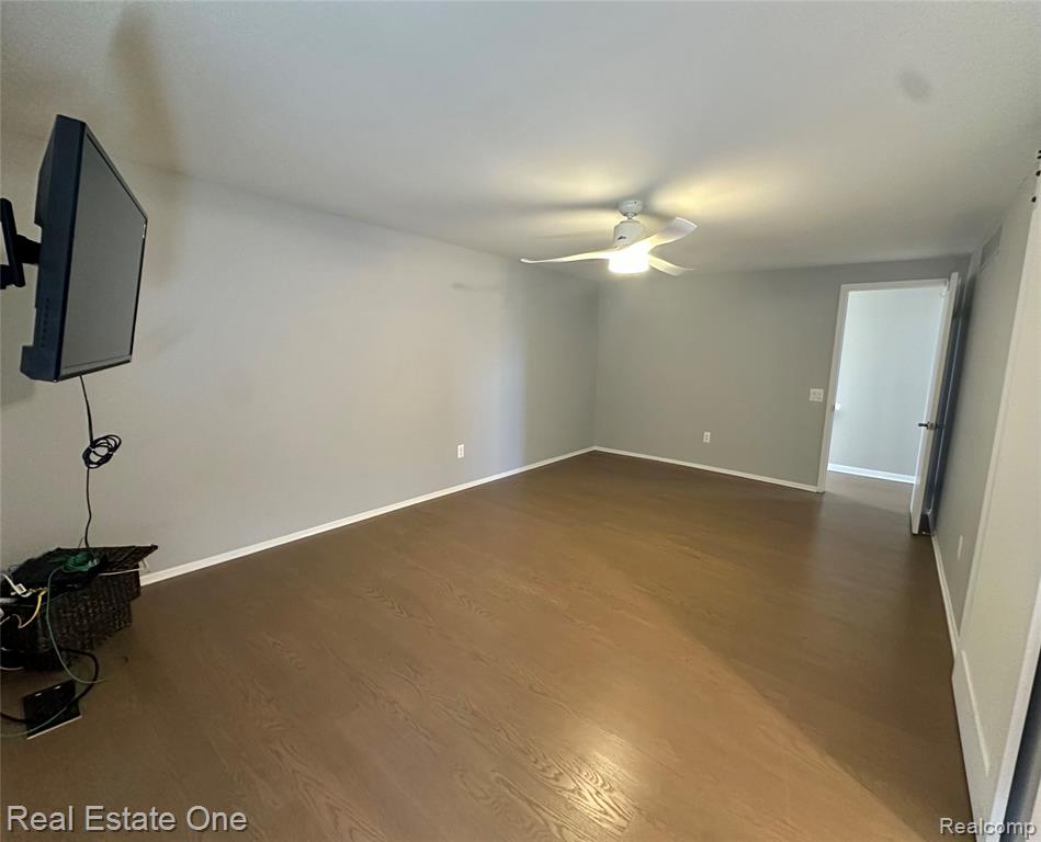 410 Willow Grove Lane, Rochester Hills, MI 48307 — Photo 21