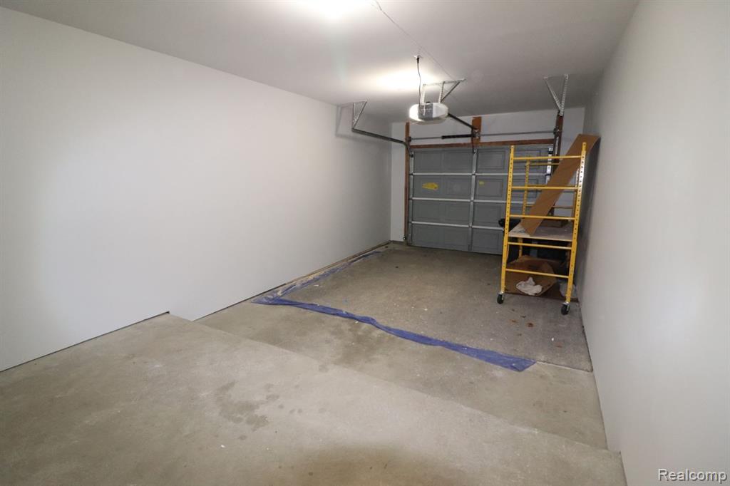 521 MULBERRY Street, Wyandotte, MI 48192 — Photo 15