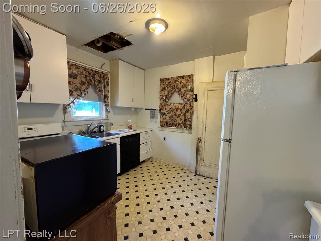 942 2nd Street, Wyandotte, MI 48192 — Photo 6