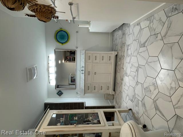 3202 Pridham Street, Keego Harbor, MI 48320 — Photo 17