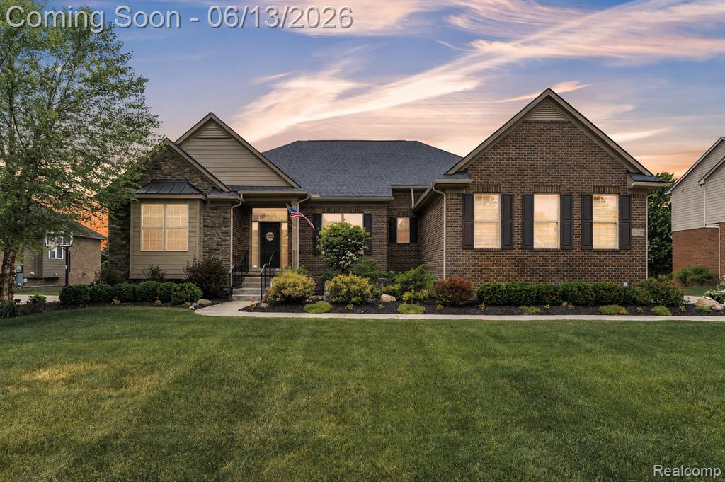 23719 Stoneleigh Drive, South Lyon, MI 48178