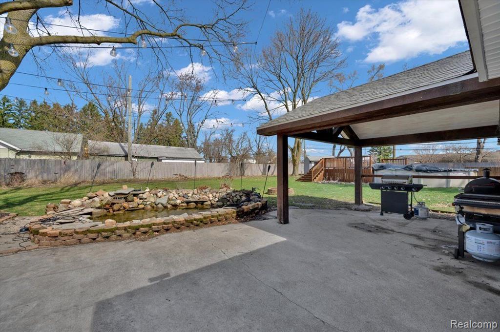895 GLASPIE Road, Oxford, MI 48371 — Photo 17