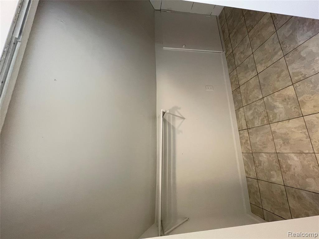 8203 Paige Avenue, Warren, MI 48089 — Photo 23