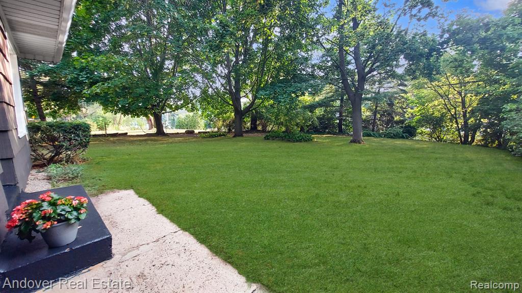 6990 Northland Drive NE, Rockford, MI 49341 — Photo 2