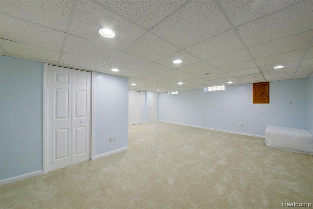 44914 FAIR OAKS Drive, Canton, MI 48187 — Photo 32