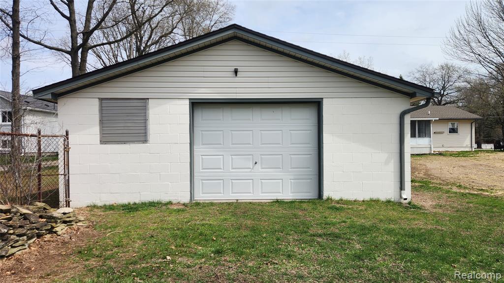 26250 Inkster Road, Flat Rock, MI 48134 — Photo 36