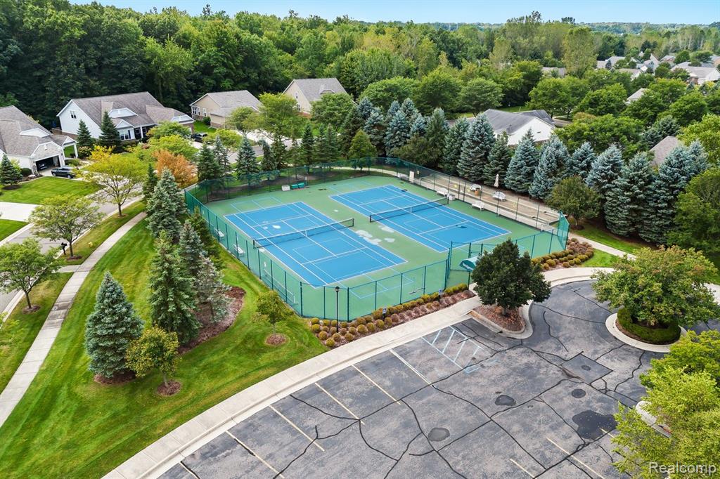 24338 Walloon Way, Brownstown, MI 48134 — Photo 46