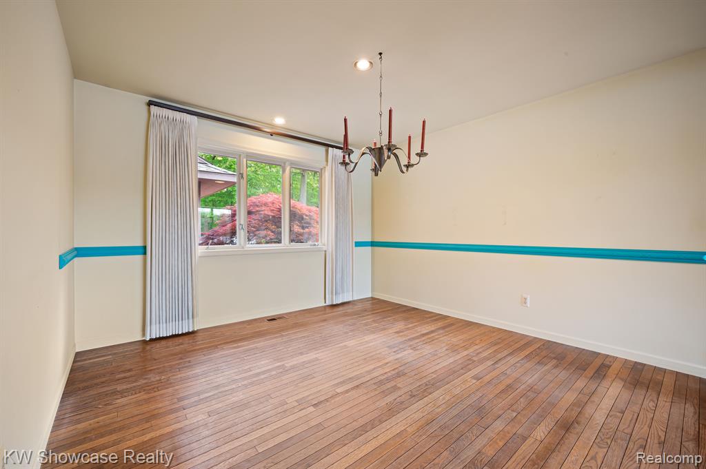 5867 COMMUNITY Drive, Brighton, MI 48116 — Photo 18