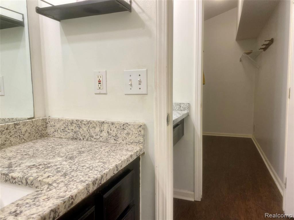 6866 Fox Lane, Waterford, MI 48327 — Photo 19