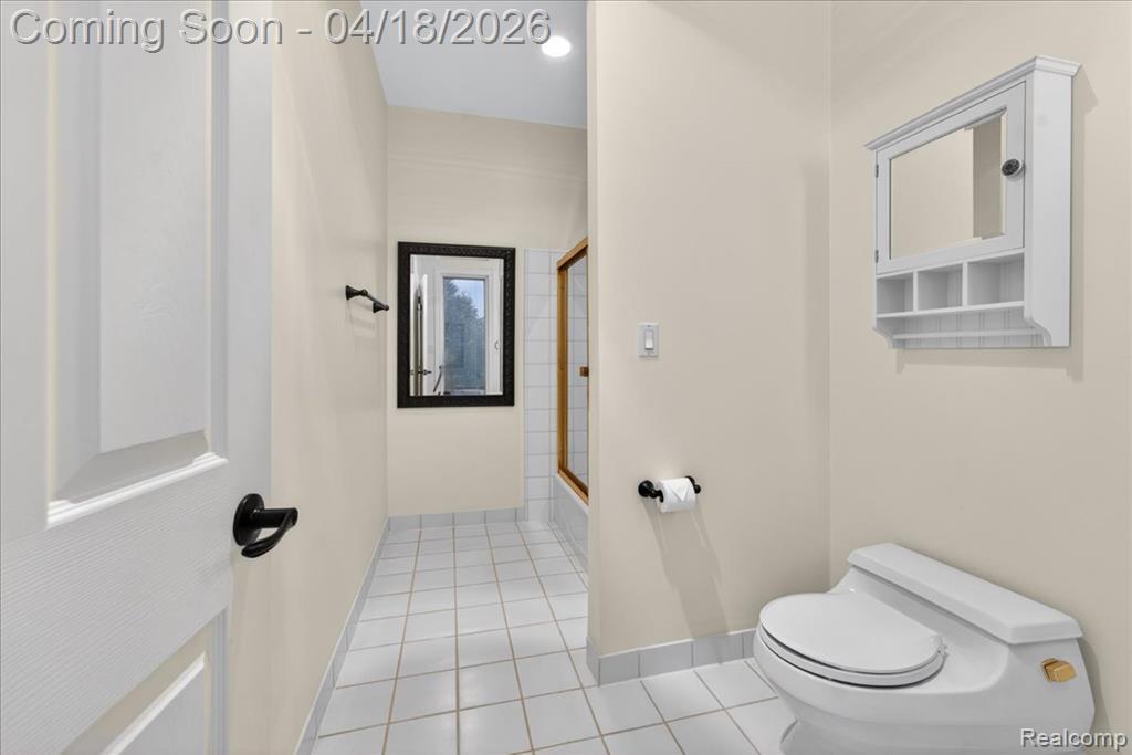 8657 Marquette Drive, Grosse Ile, MI 48138 — Photo 35