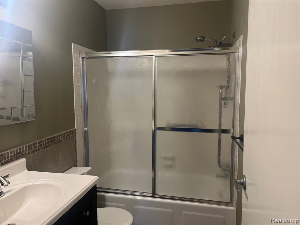 39828 VILLAGE WOOD Circle, Novi, MI — Photo 13