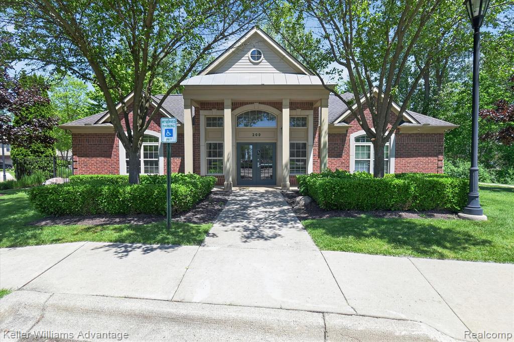 446 Old Pine Way, Walled Lake, MI 48390 — Photo 39