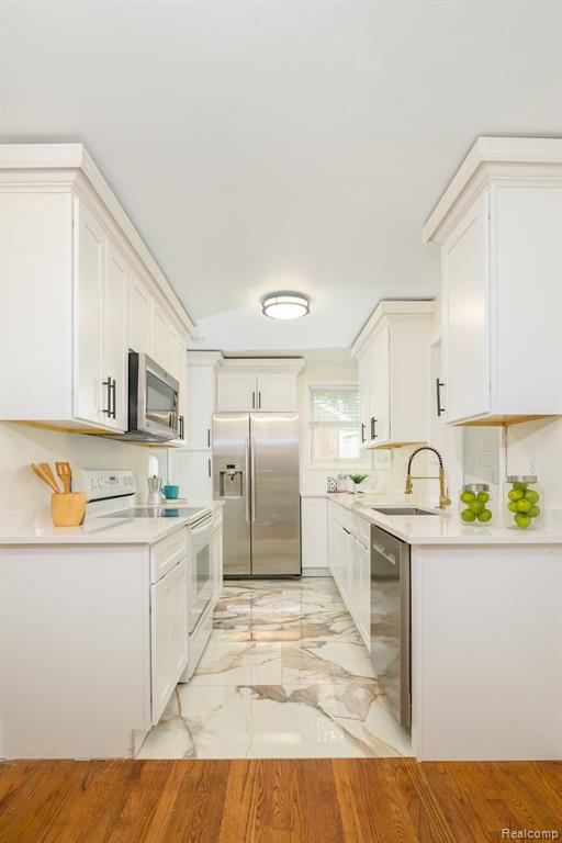 4513 Robinwood Avenue, Royal Oak, MI 48073 — Photo 10