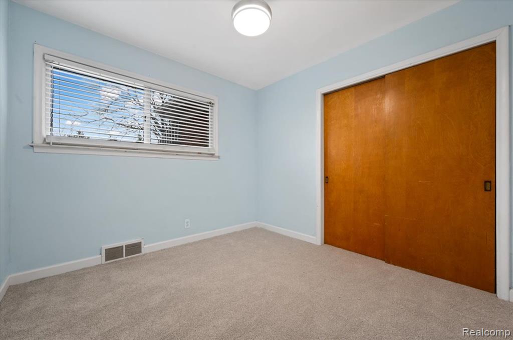 8457 Menge, Center Line, MI 48015 — Photo 10
