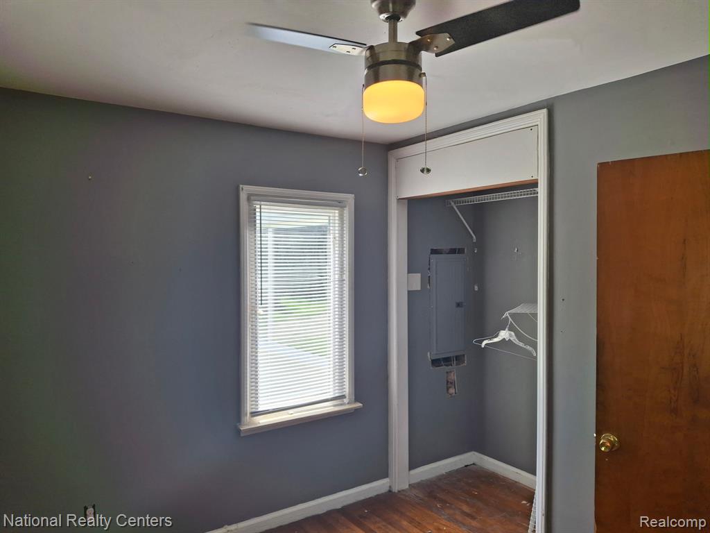 8310 Braile, Detroit, MI 48228 — Photo 16