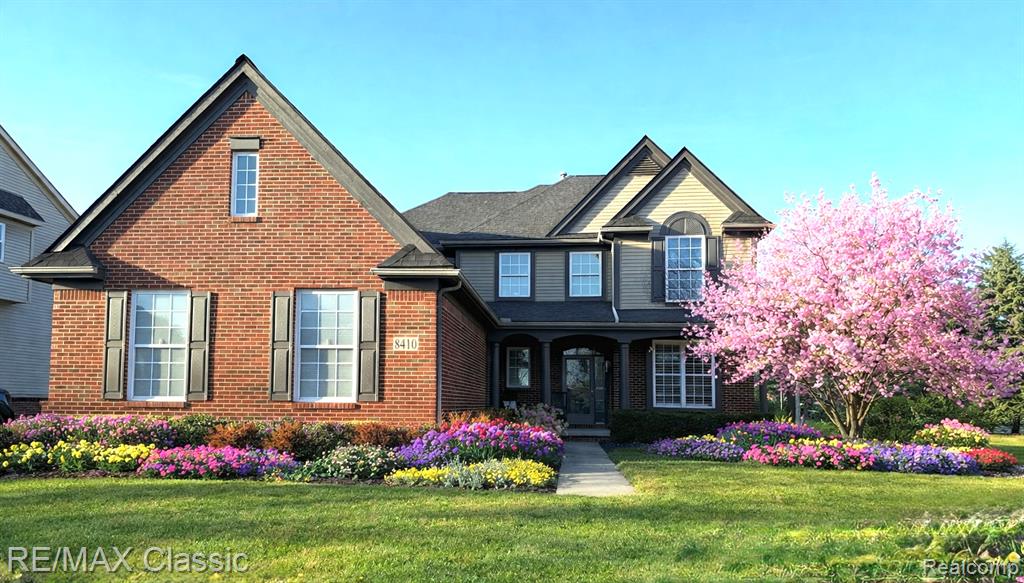 8410 Hummingbird, Commerce Twp, MI 48382 — front exterior