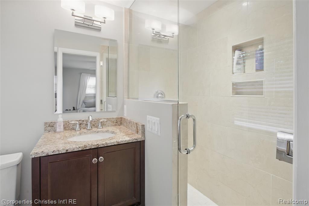 6821 Tamerlane Drive, West Bloomfield, MI — Photo 22