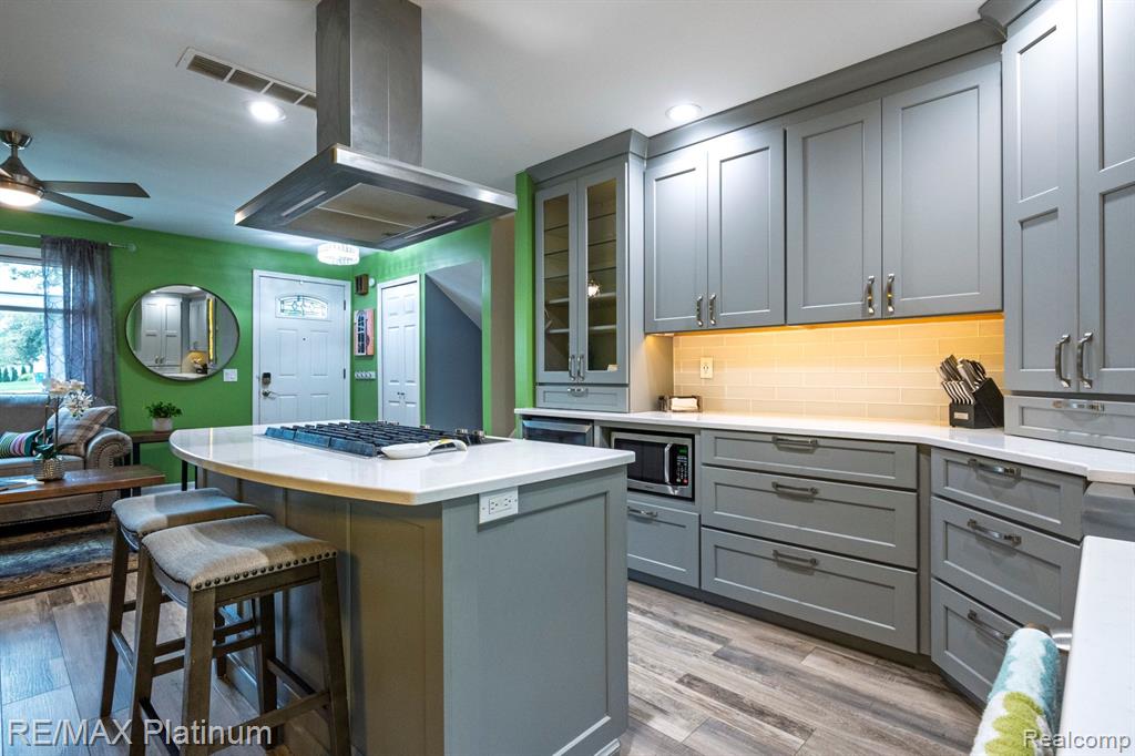 638 GLENWYTH Road, Brighton, MI 48116 — Photo 11