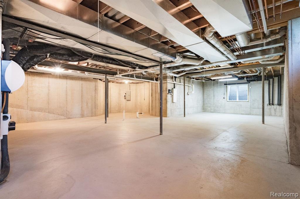 45950 W 11 MILE Road, Novi, MI — Photo 38
