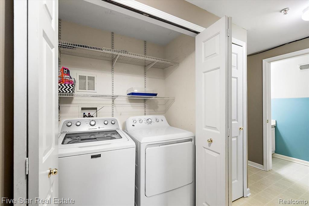 16924 Farmington Road, 93, Livonia, MI 48154 — Photo 52