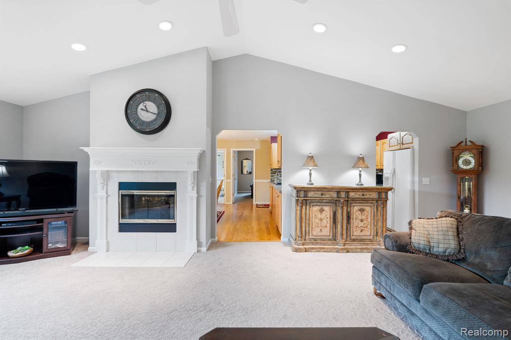 4653 6 Mile Road, South Lyon, MI 48178 — Photo 10