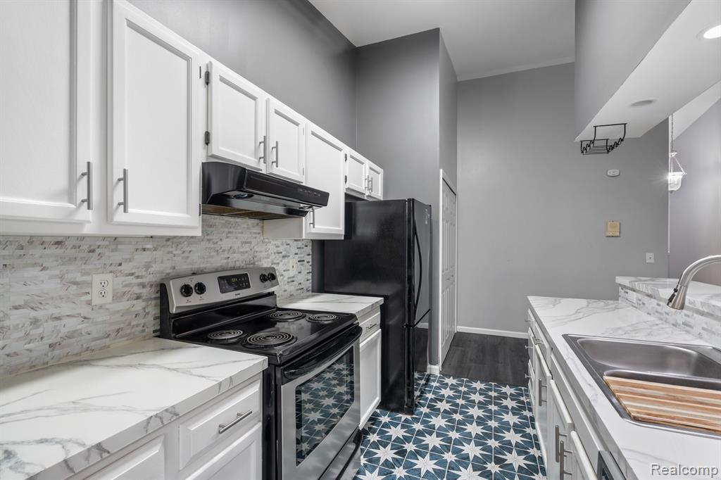 4921 OAK HILL Drive, Waterford, MI — Photo 10