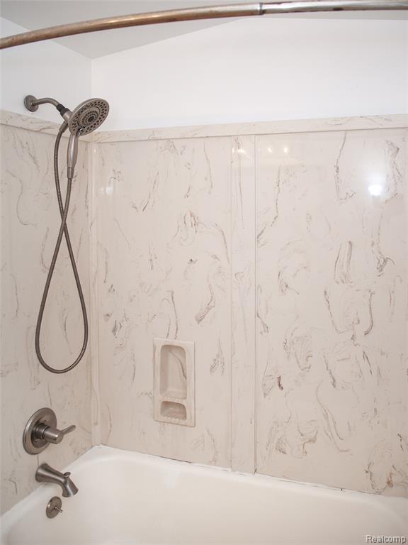 8812 Hemingway, Redford, MI 48239 — Photo 9